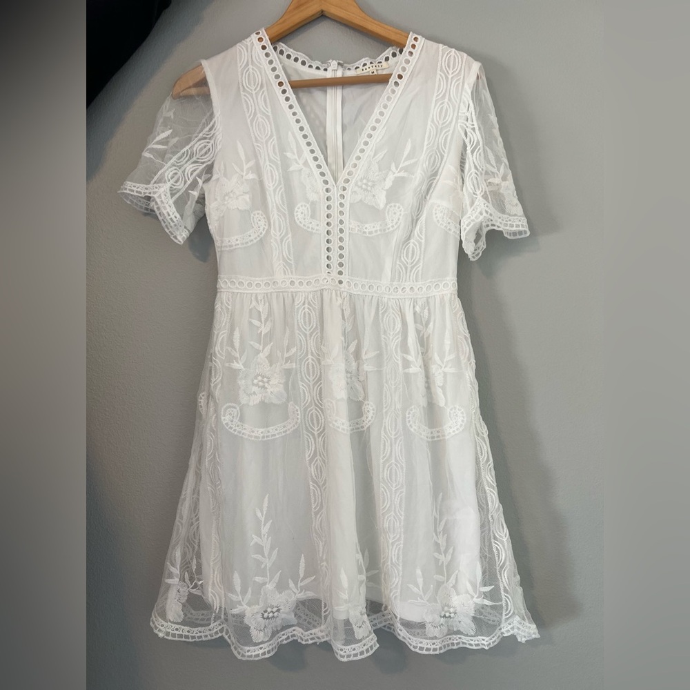Elegant White Lace Dress